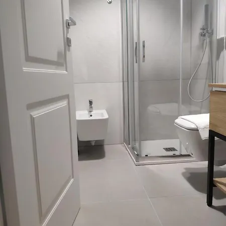 Relaxing Retreat In Trieste, Two-bedroom شقة *