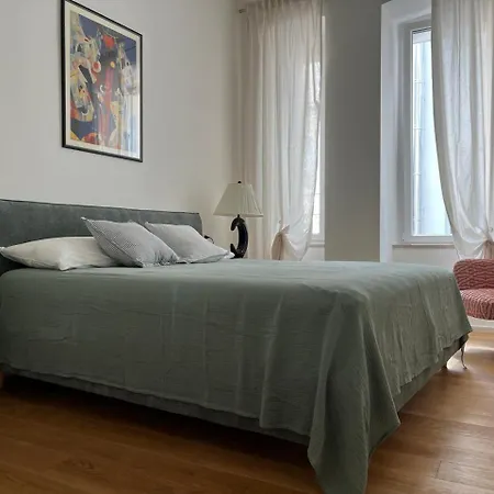 Relaxing Retreat In Trieste, Two-bedroom ترييستي