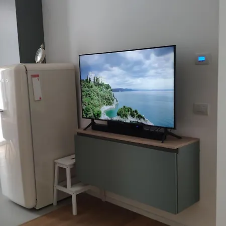 Relaxing Retreat In Trieste, Two-bedroom شقة *